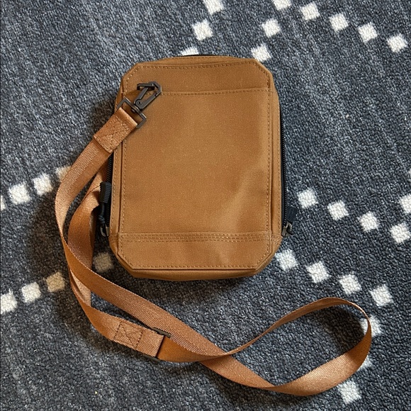 Carhartt Tan crossbody bag - Picture 2 of 5